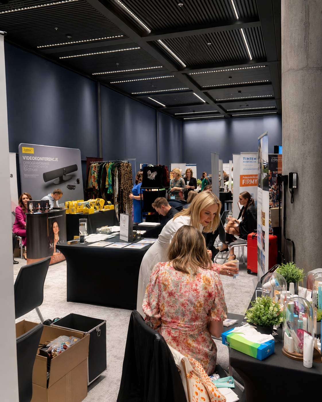 Area espositiva e networking del congresso a Varsavia